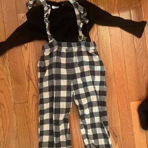 Zara Black thin sweater top and black and white checkered overalls. Size 4-5